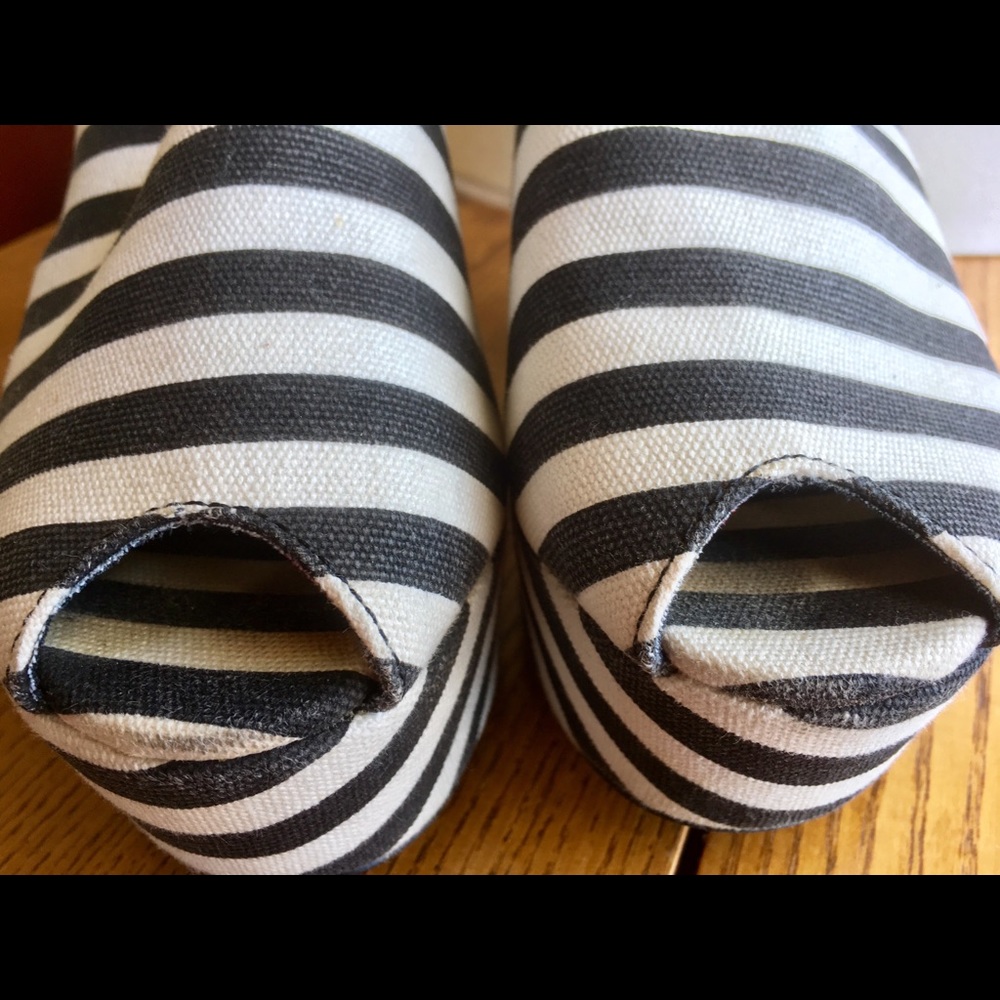 Kate Spade Sz 7 Saturday striped platform sandals. - Picture 8 of 8
